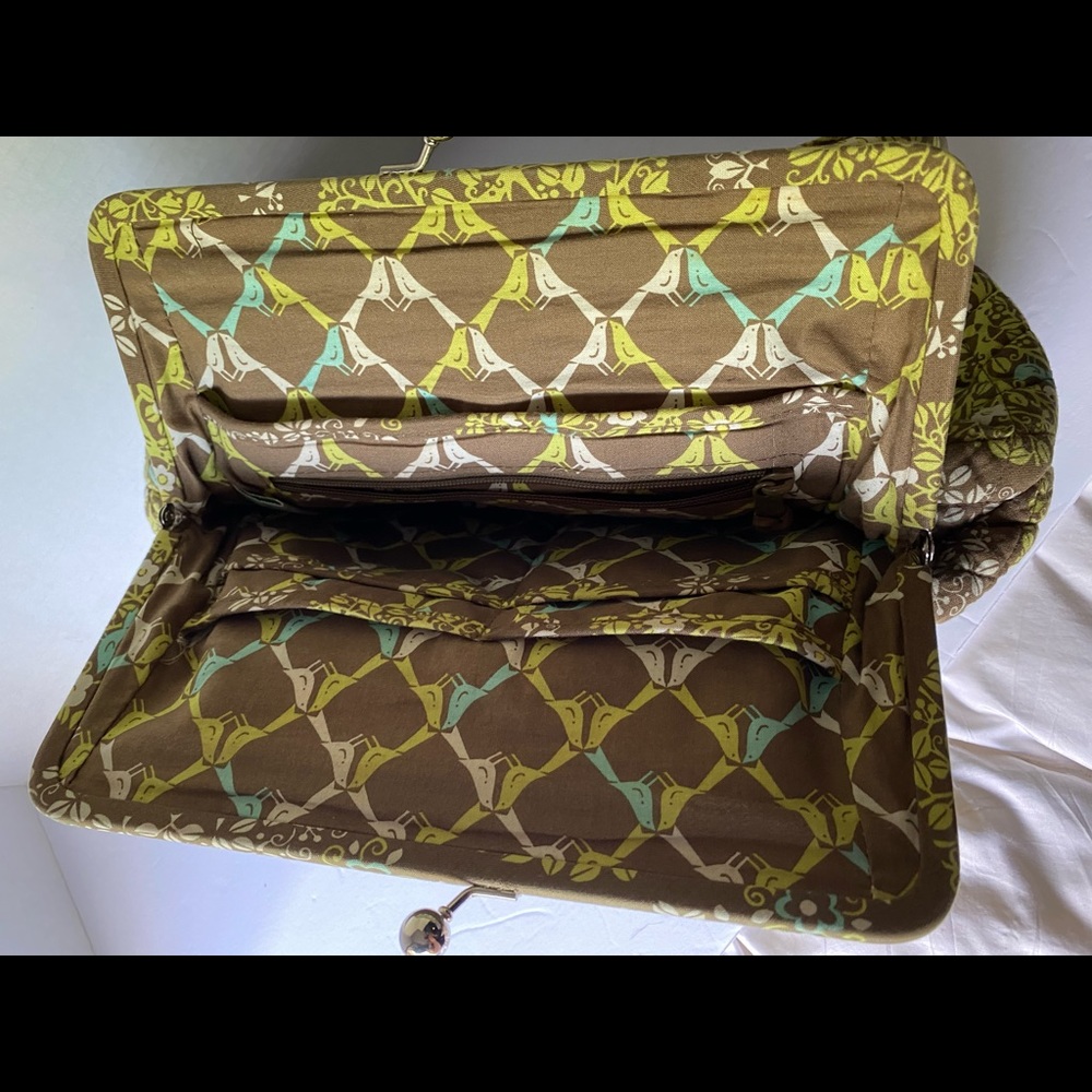 VERA BRADLEY Satchel/Tote/Shoulder Purse Pattern: SITTIN' IN A TREE
Kiss Lock - Picture 5 of 10